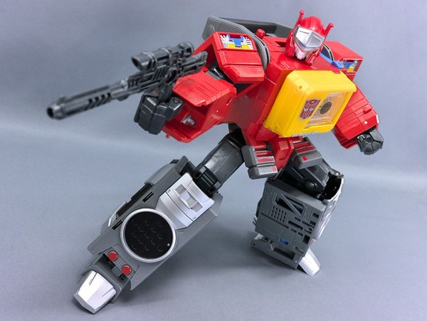 TakaraTomy September Releases In Hand Photos   LG Fortress Maximus Wheelie Rewind Blaster TAV Windblade More  (5 of 33)